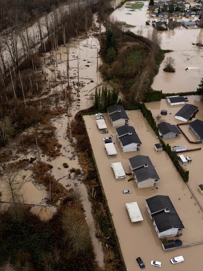 Sungai Atmosfer Terjang Washington, Permukiman Terendam Banjir