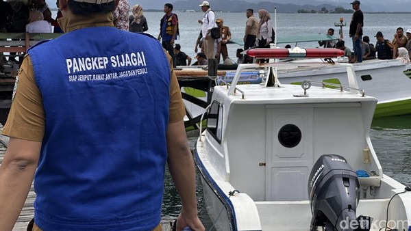 Foto: Tenaga Kesehatan Puskesmas Sabutung Layani Warga di 17 Pulau Pangkep