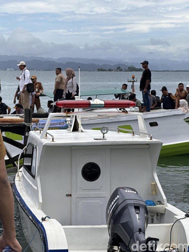 Foto: Tenaga Kesehatan Puskesmas Sabutung Layani Warga di 17 Pulau Pangkep