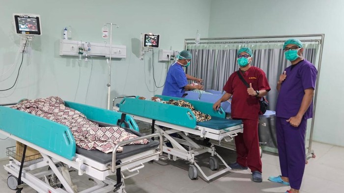 Gerak Cepat Tim Medis Sulsel Operasi Caesar Ibu Hamil Pascabencana di Aceh