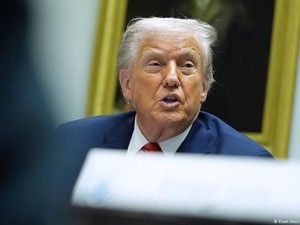 Trump Larang Warga dari 39 Negara Masuk AS Mulai 2026