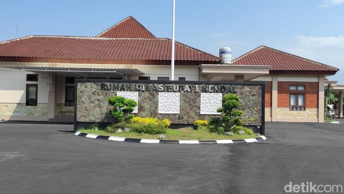Penampakan rumah dinas Bupati Kendal di Jalan Tentara Pelajar, Kelurahan Tunggulrejo, Rabu (17/12/2025).