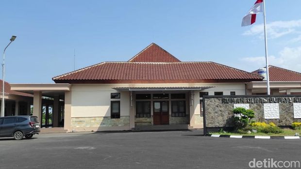 Penampakan rumah dinas Bupati Kendal di Jalan Tentara Pelajar, Kelurahan Tunggulrejo, Rabu (17/12/2025).