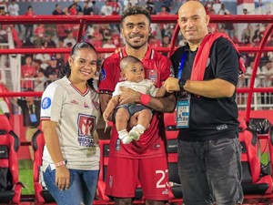 Anak-Istri Yance Sayuri Ikut Jadi Korban Rasisme Oknum Suporter Persib