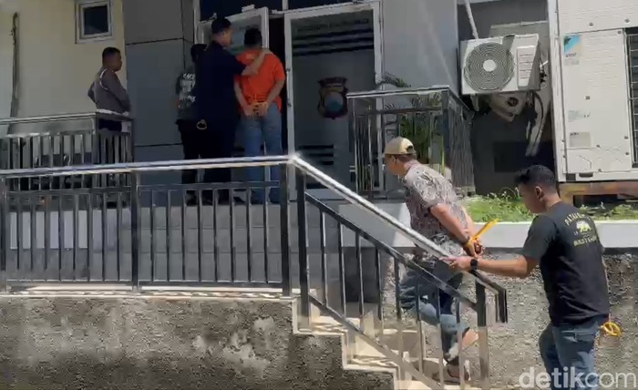 2 Orang Diamankan Buntut Aplikasi Matel Sebar Data Nasabah di Gresik