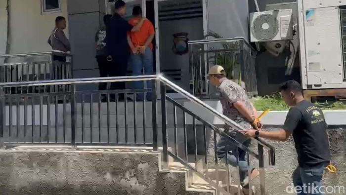 Viral Aplikasi Matel di Gresik Sebar 1,7 Juta Data Nasabah, 4 Orang Ditangkap