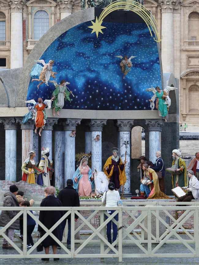 Adegan Kelahiran Yesus Karya Italia Dipamerkan di Vatikan Jelang Natal