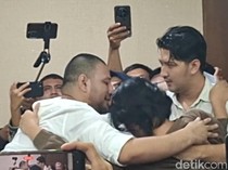 Tangis Ammar Zoni Peluk Adik Jelang Sidang: Maafin Gue, Gue Gak Bersalah!
