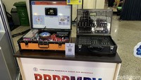 Balai Besar Pengembangan Penjaminan Mutu Pendidikan Vokasi Bidang Otomotif dan Elektronika (BBPPMPV BOE) turut hadir dalam pameran Gelar Karya Vokasi dengan menampilkan produk hasil program upskilling dan reskilling di bidang teknik otomotif. Foto: (Callan Rahmadyvi Triyunanto/detikcom)