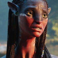Zoe Saldana Ungkap Sulitnya Mainkan Neytiri di Avatar: Fire and Ash