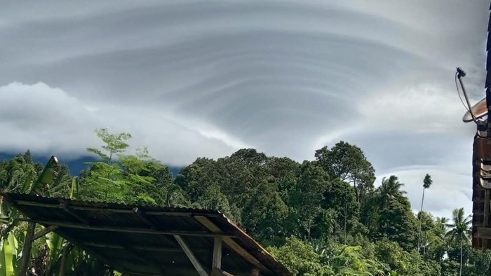 Heboh Awan Lenticularis Muncul di Gunung Tanggamus, Ini Penjelasan BMKG