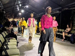 Warna Nusantara di Bali Fashion Trend 2025
