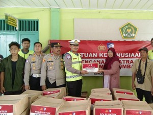 Tim Kemanusiaan Korlantas Tiba di Langkat Sumut, Salurkan Sembako Bagi Korban Banjir