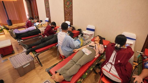 BRI Region 17/Denpasar menggelar donor darah dan layanan kesehatan  di Aula BritAma BRI Region 17/Denpasar, Rabu (17/12/2025). Kegiatan tersebut dihelat untuk merayakan HUT BRI yang ke-130.