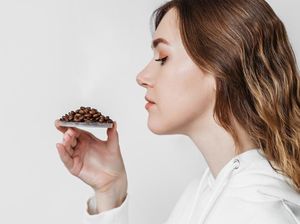 Pernah Lihat Biji Kopi di Toko Parfum? Ternyata Ini Fungsinya