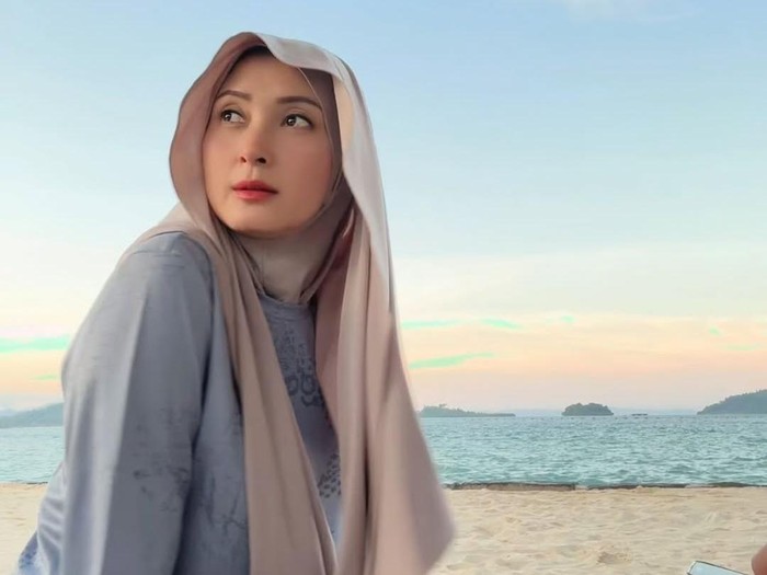 Della Puspita tanggapi soal suami ajukan permohonan cerai ke Pengadilan Agama Bekasi.