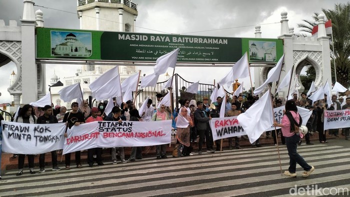 Massa di Aceh Tuntut Prabowo Tetapkan Banjir Sumatera jadi Bencana Nasional