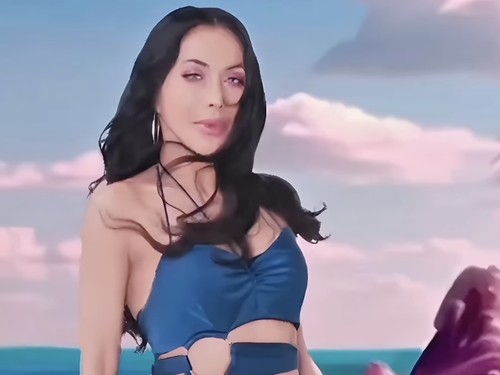 Denada di video klip lagu terbarunya berjudul Gotaki.