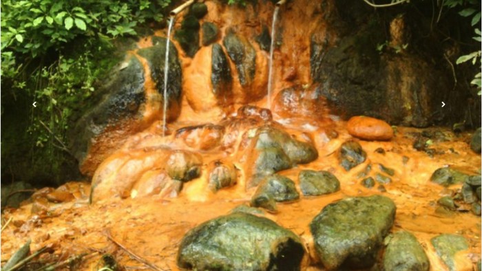 Banyu Kuning, Sumber Mata Air Unik di Lereng Gunung Pandan