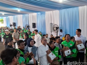 Driver Ojol Dapat Paket Sembako Jelang Nataru, Ini Isinya