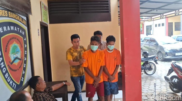 Polisi Tangkap Tangan 2 Orang Transaksi Narkoba di Bangkalan