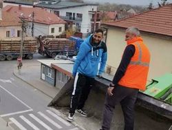 Bikin Ngeri & Ngilu! Aksi Karyawan Nekat Abaikan Keselamatan Kerja