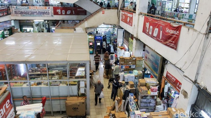 Perumda Pasar Jaya akan merevitalisasi Pasar Pramuka, Jakarta Timur. Revitalisasi ini dilakukan untuk meningkatkan daya tarik sentra obat dan alat kesehatan (alkes) itu, sehingga dapat mendukung pertumbuhan ekonomi pedagang, Kamis (18/12/2025).