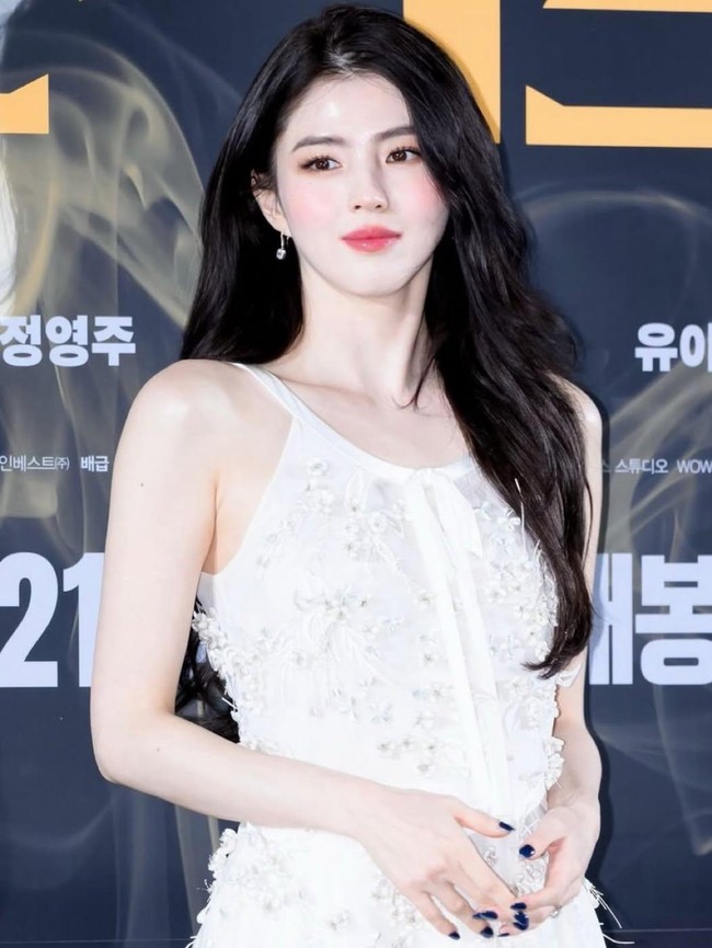 7 Gaya Han So Hee Tampil Standout Bergaun Dior di Presscon Project Y