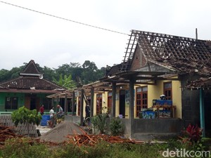 Lisus Ngamuk di Musuk Boyolali, Rumah Rusak-Kubah Masjid Copot