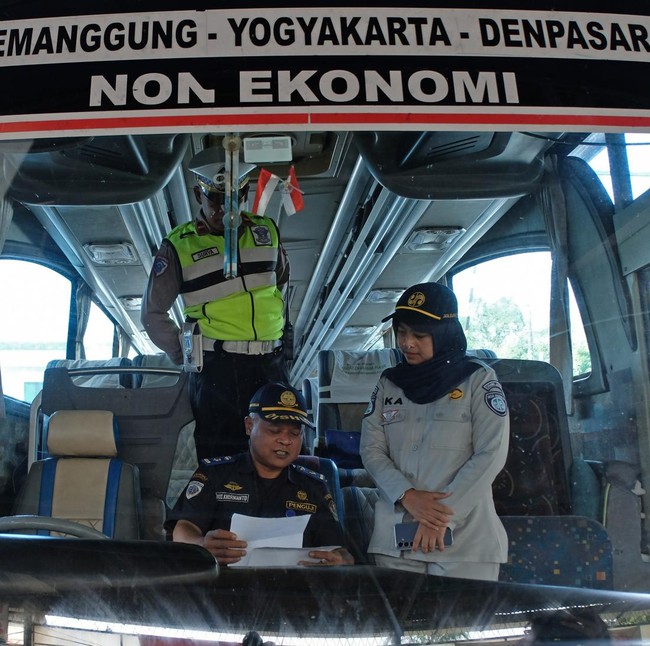 Jelang Nataru, Petugas Gabungan Sisir Kelayakan Angkutan Umum