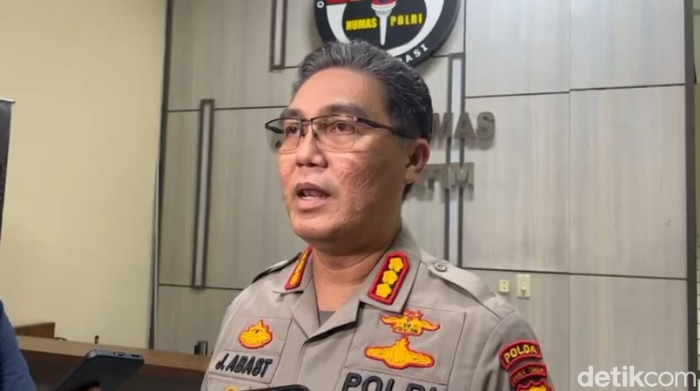 Kabid Humas Polda Jatim Kombes Jules Abraham Abast