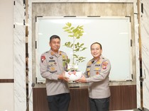 Transformasi Budaya Polda Riau: Pohon Jadi Kado Wajib di Momen Spesial