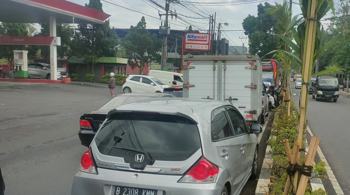 Ada Perbaikan Jalan, Jalur Cianjur-Sukabumi Macet