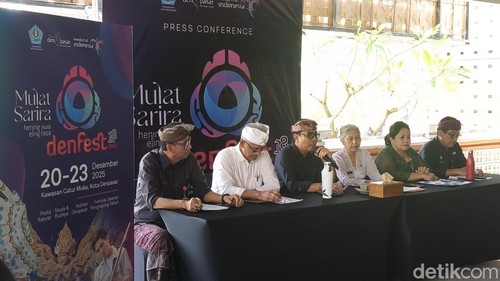 Konferensi pers Denpasar Festival ke-18 di gedung Graha Yowana Suci, Denpasar, Bali, pada Kamis (18/12/2025). (Foto: Ni Made Lastri Karsiani Putri/detikBali)