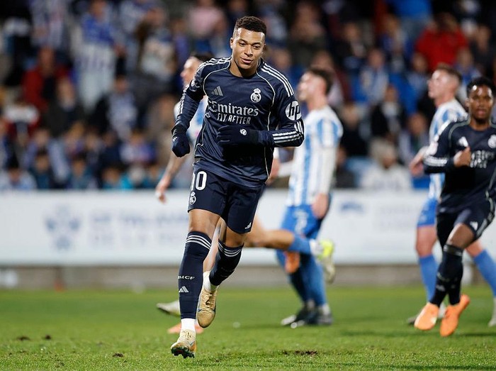 TALAVERA DE LA REINA, SPAIN - DECEMBER 17: Kylian Mbappé, player of Real Madrid, in action on December 17, 2025 in Talavera de la Reina, Spain. (Photo by Antonio Villalba/Real Madrid via Getty Images)
