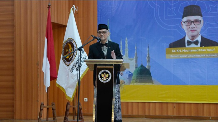 Menteri Haji dan Umrah, Mochammad Irfan Yusuf alias Gus Irfan, di Asrama Haji Pondok Gede, Jakarta, Kamis (18/12/2025).
