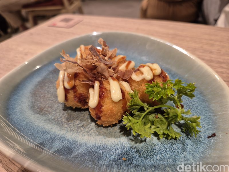 NIKA Coffee x Prose & Petals NIKA Coffee x Prose & Petals di Gafoy, Mall Kelapa Gading.