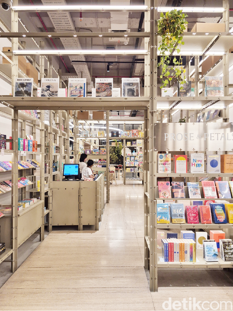 NIKA Coffee x Prose & Petals NIKA Coffee x Prose & Petals di Gafoy, Mall Kelapa Gading.