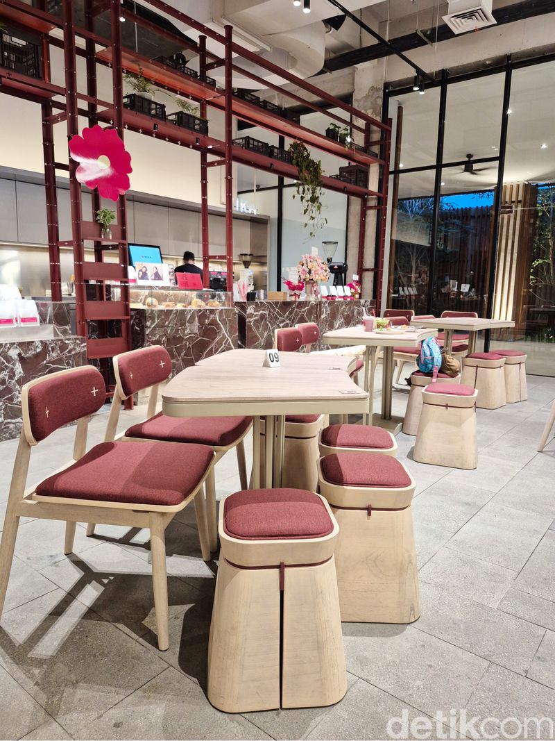 NIKA Coffee x Prose & Petals NIKA Coffee x Prose & Petals di Gafoy, Mall Kelapa Gading.