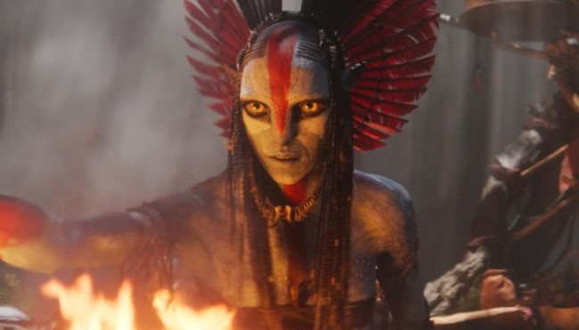 Dalam film Avatar: Fire and Ash, Oona berperan sebagai Varang, pemimpin klan Mangkwan yang dikisahkan telah menghadapi berbagai penderitaan berat yang mendorongnya melakukan apa pun demi melindungi kaumnya, bahkan jika harus menempuh cara-cara ekstrem.  Foto: Dok. Instagram