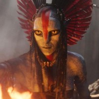 Dalam film Avatar: Fire and Ash, Oona berperan sebagai Varang, pemimpin klan Mangkwan yang dikisahkan telah menghadapi berbagai penderitaan berat yang mendorongnya melakukan apa pun demi melindungi kaumnya, bahkan jika harus menempuh cara-cara ekstrem.  Foto: Dok. Instagram