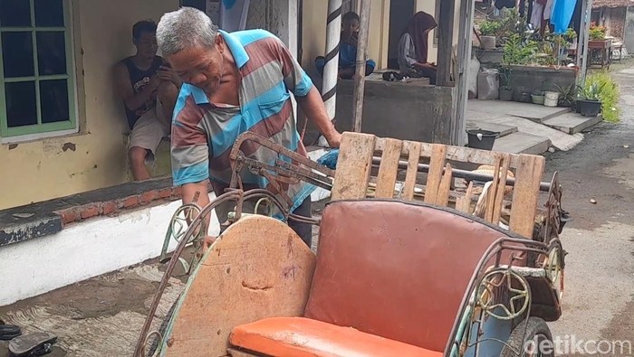 Becak Listrik Bantuan Presiden Prabowo di Brebes Ditarik BUMDes
