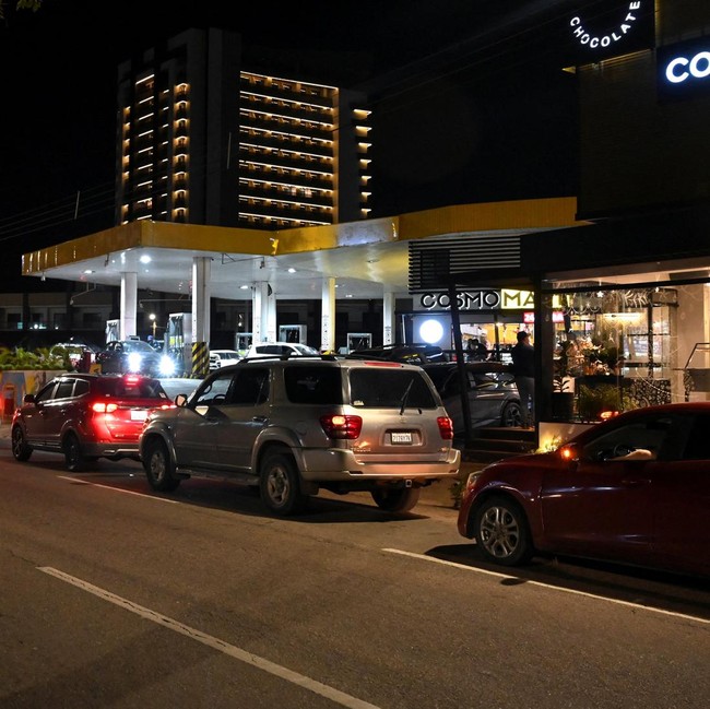 Pencabutan Subsidi BBM Picu Kekacauan SPBU Bolivia