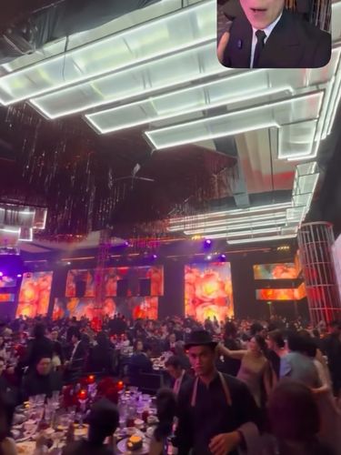 Pria ini membagikan pernikahan sultan di Surabaya menghabiskan biaya Rp 100 Miliar, postingan suasana pernikahan tersebut langsung viral di medi sosial.