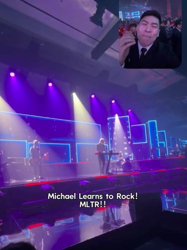 Pria ini membagikan pernikahan sultan di Surabaya menghabiskan biaya Rp 100 Miliar, postingan suasana pernikahan tersebut langsung viral di medi sosial.