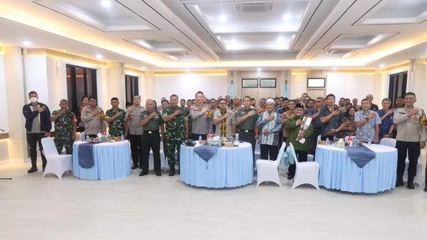 Polres Tangerang Selatan kerahkan 1.224 personel dalam Operasi Lilin 2025 untuk amankan perayaan Nataru. (dok.istimewa) Polres Tangerang Selatan kerahkan 1.224 personel dalam Operasi Lilin 2025 untuk amankan perayaan Nataru. (dok.istimewa)