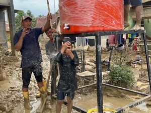 Polri Salurkan 627 Tandon Air untuk Korban Bencana, Termasuk di Aceh Tamiang