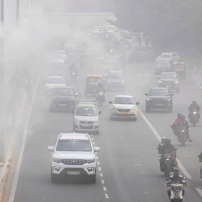 Polusi Memburuk, Jalanan New Delhi Dipasang Sistem Kabut