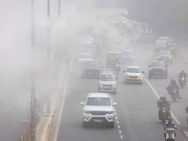 Polusi Memburuk, Jalanan New Delhi Dipasang Sistem Kabut