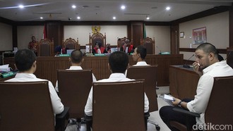 Saksi Ungkap Ammar Zoni dkk Edarkan Narkotika di Rutan Pakai Aplikasi Zangi